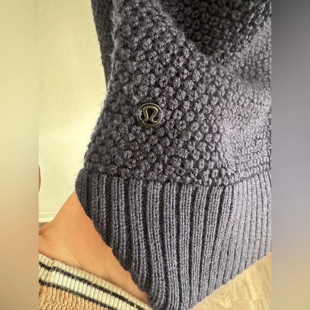 Lululemon Turtleneck Sweater‎ Merino Wool Navy Blue Warm & Restore Womens Sz 6